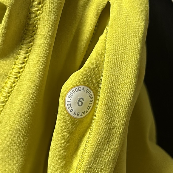 LULULEMON TRACK THAT MR SHORTS 5” IN YELLOW SERPENTINE (YLSR) SZ 6,8 NWT RARE! - Picture 8 of 11